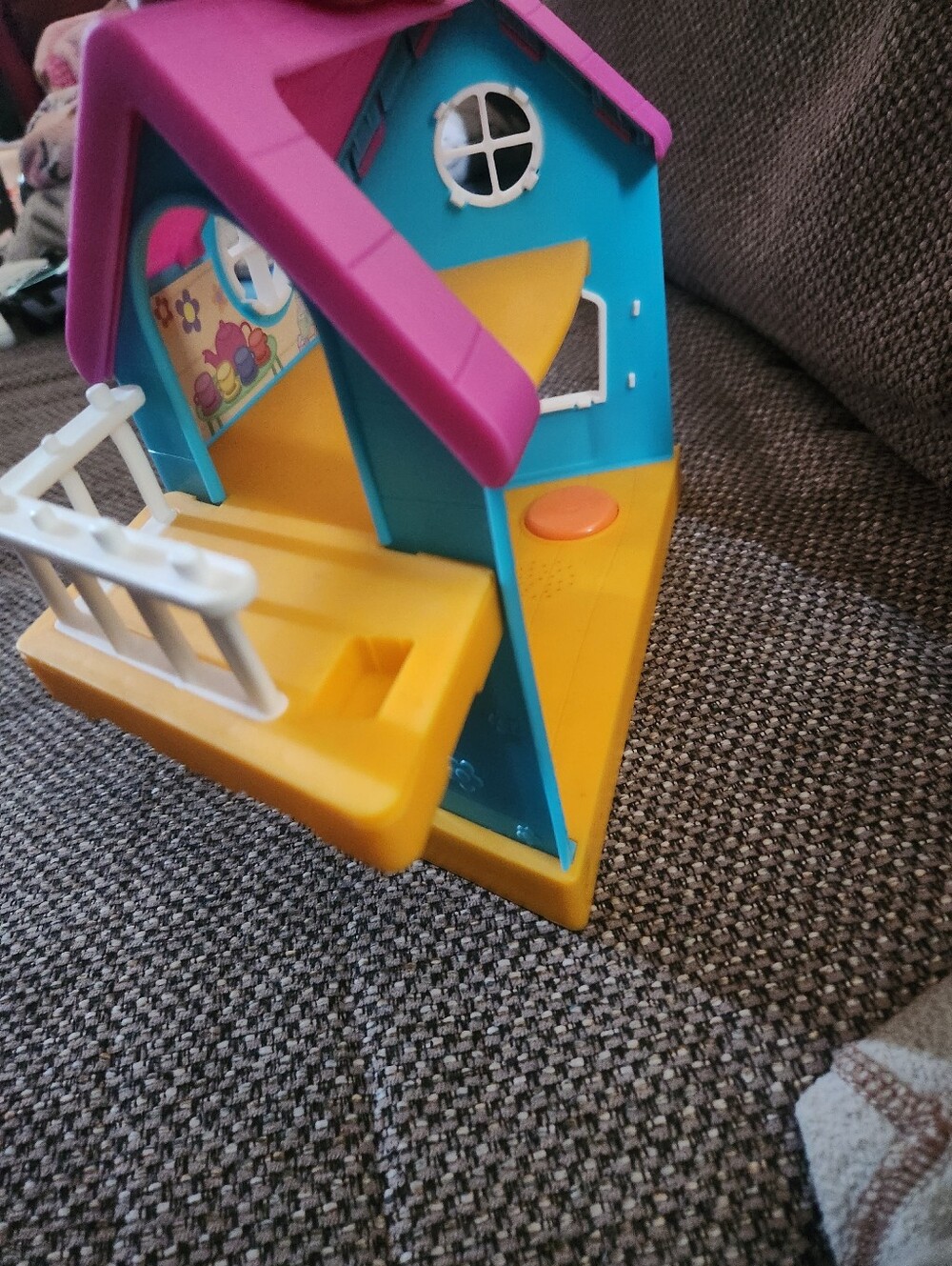Peppa Pig George Clubhouse - Picture 4 of 4